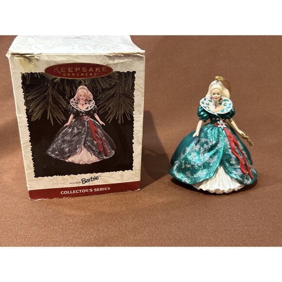Hallmark Keepsake Ornament Holiday 1995 Barbie 3rd in the Series - Picture 1 of 4